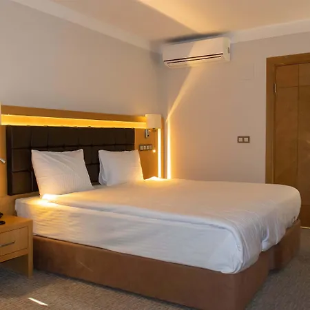 Hotel Lotuspark 3*