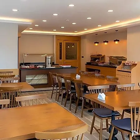 Lotuspark Szálloda 3*