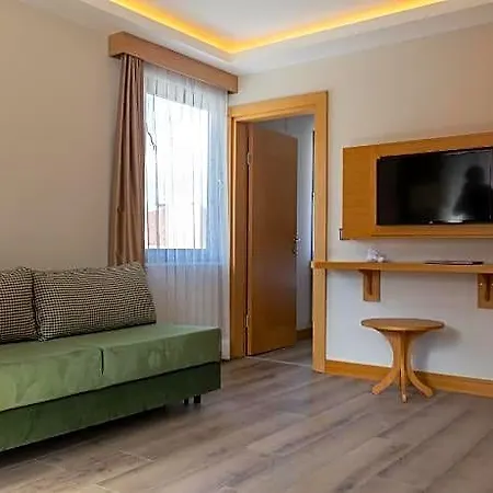 Lotuspark Szálloda 3*