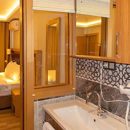 Lotuspark Szálloda 3*